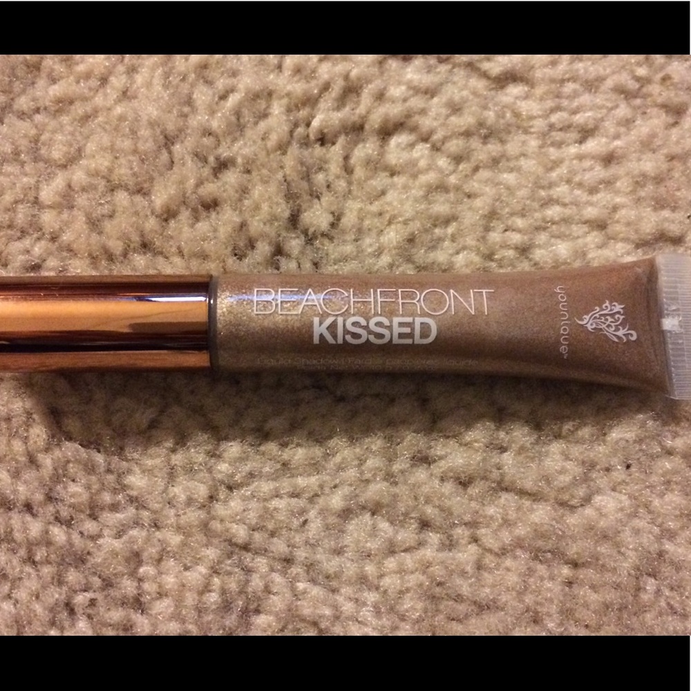 Younique Beachfront Liquid Shadow “Redondo”